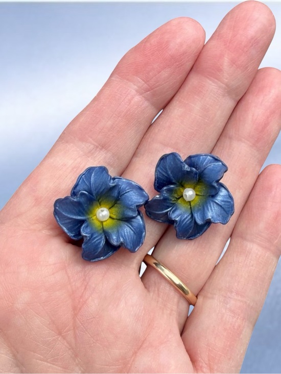 Jewelry - Navy Floral Stud Earrings